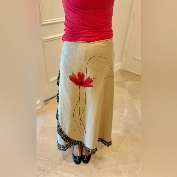 Elegant wraparound Linen Beige Skirt w Black Trim, Handpainted Flower,Size S-M - Picture 5 of 13